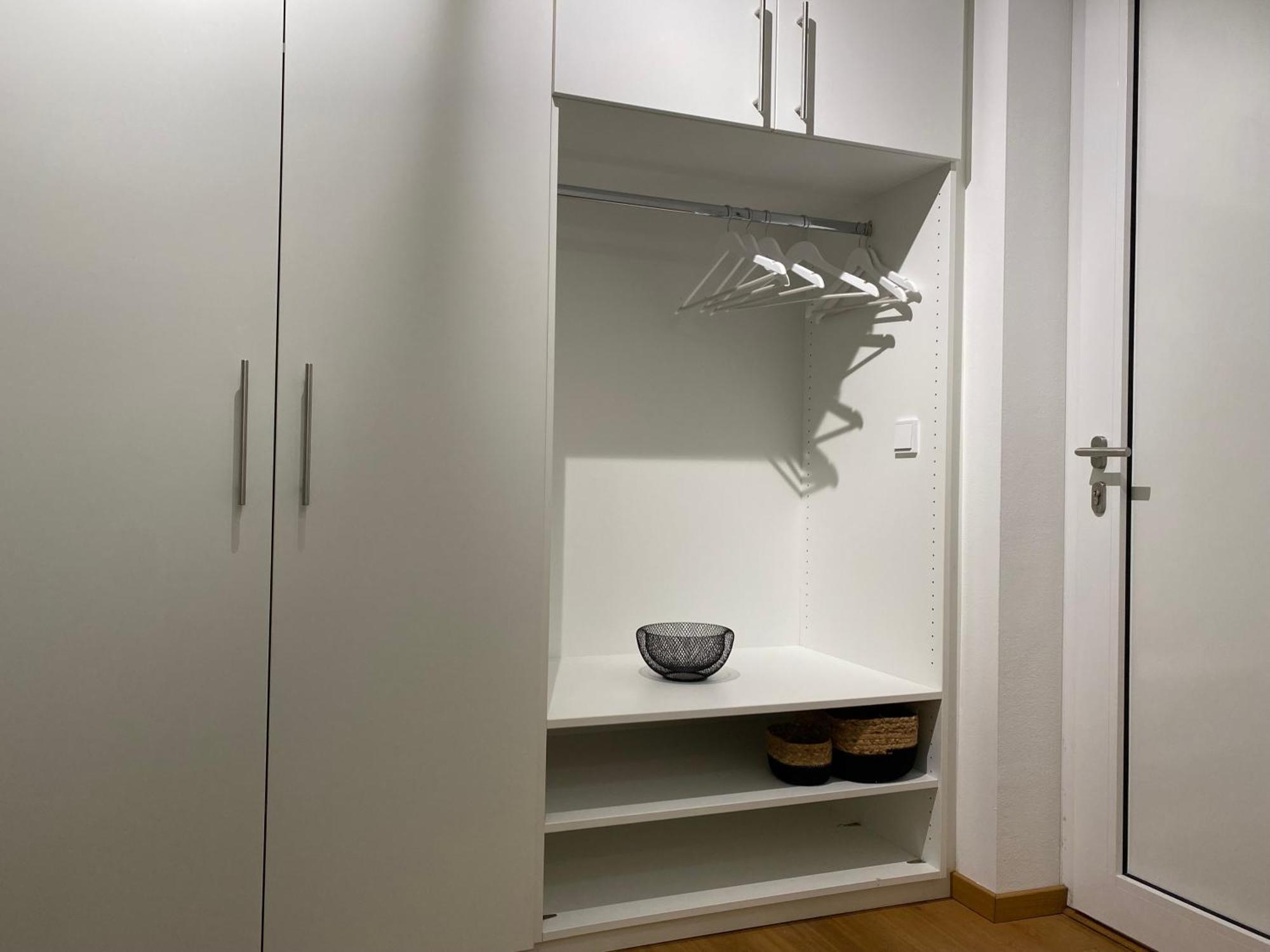 Modern Zentral Parkplatz Terasse Netflix Apartment *