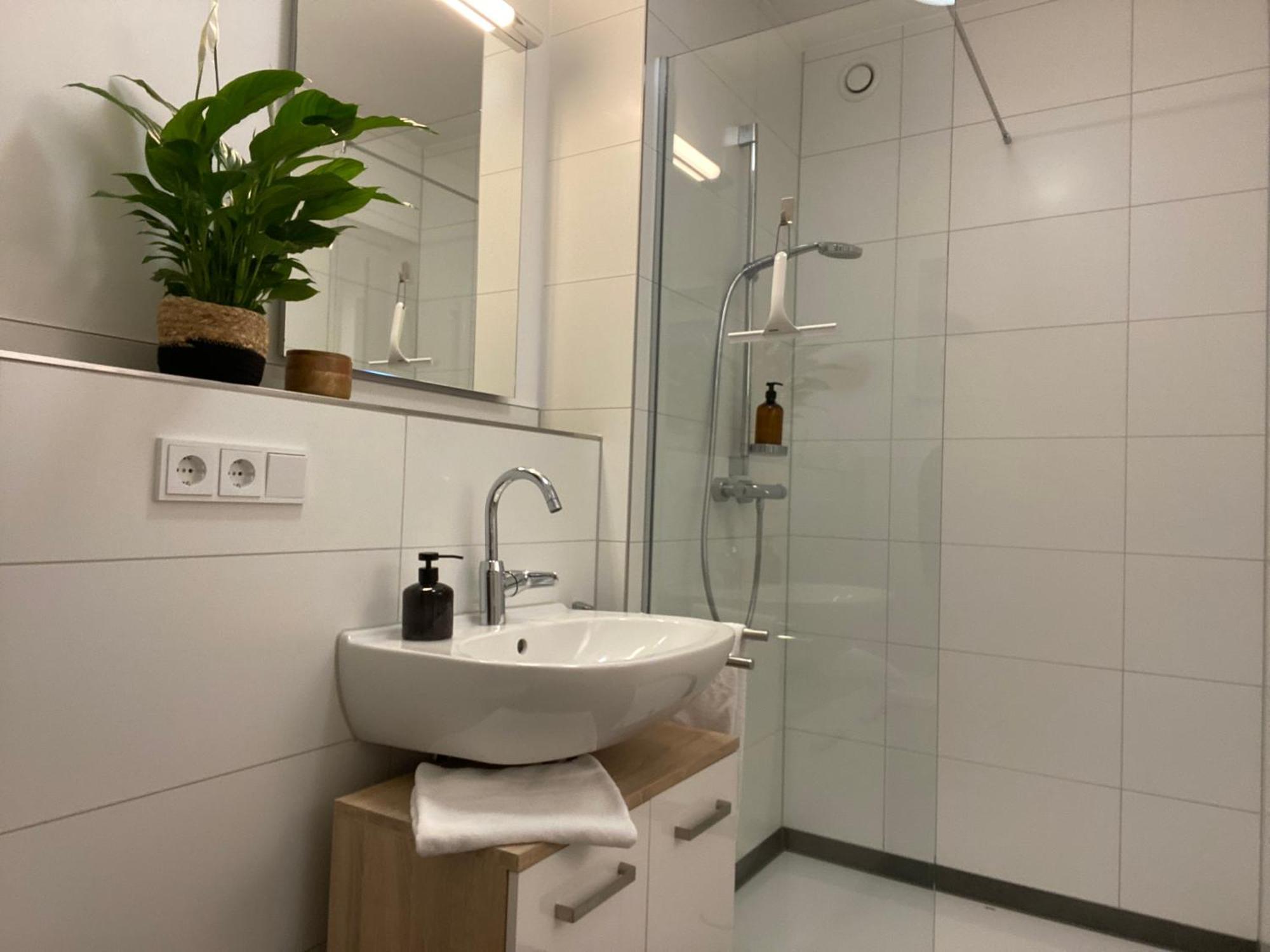 Apartment Modern Zentral Parkplatz Terasse Netflix Straubing