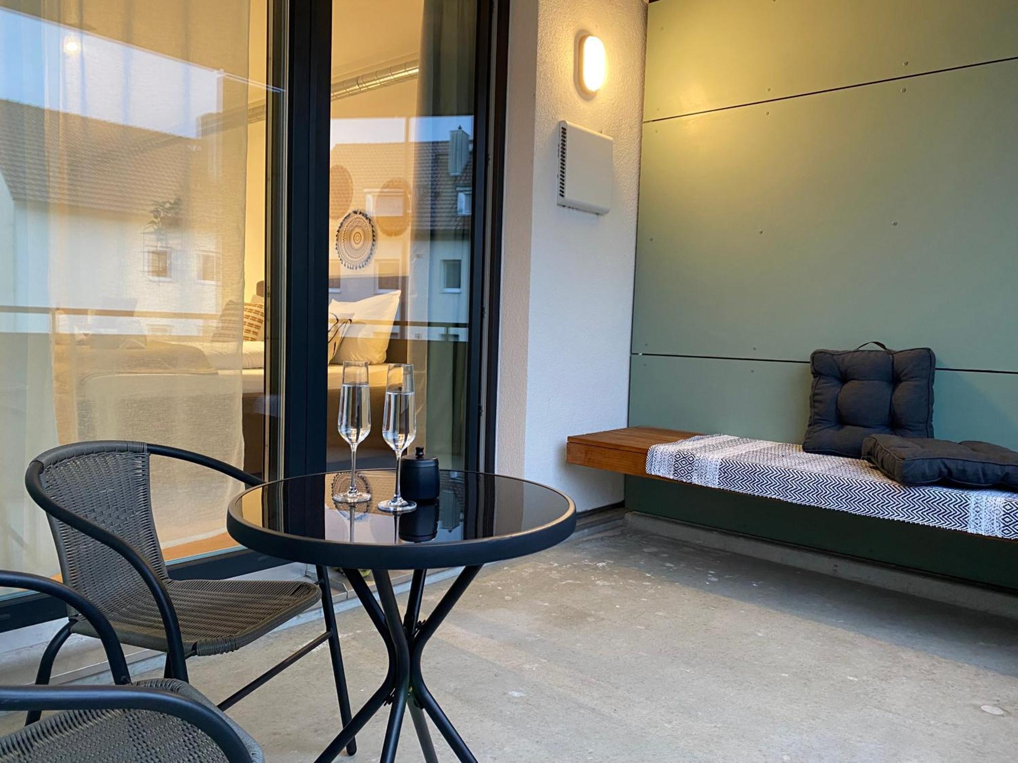 Modern Zentral Parkplatz Terasse Netflix *